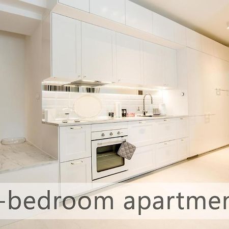 White Apartments With Ac By Kovee Pozsony Kültér fotó